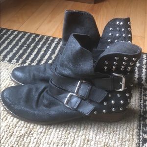 Studded black booties with buckle